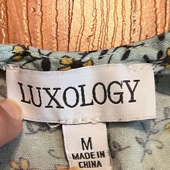 LUXOLOGY blue floral dress. Size medium. - Picture 9 of 12